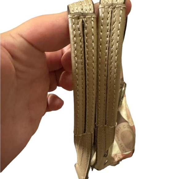 Low start Coach Soho Sateen Lynn Hand bag. - Picture 3 of 9